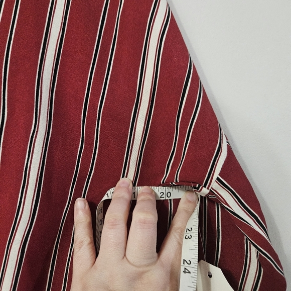 Sadie & Sage Red And White Stripe Button Down Blouse! - Picture 5 of 6